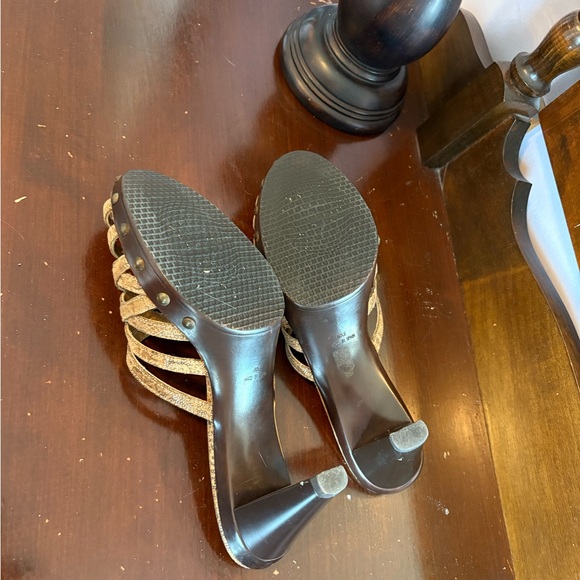 Stuart Weitzman Gold Strappy Heels - Picture 8 of 12